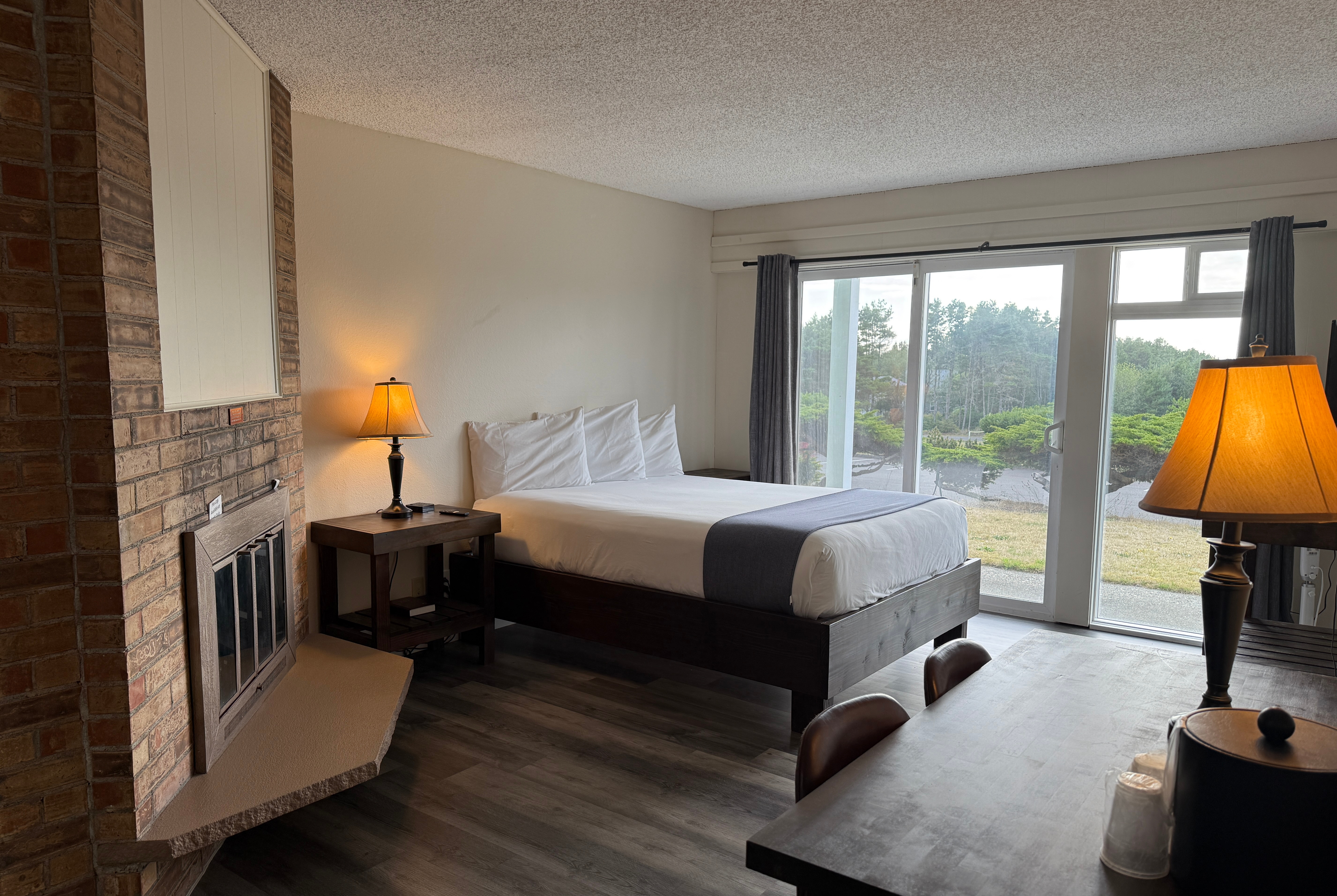 Guest room at the Chateau Westport Resort, Trademark Collection by Wyndham in Westport, Washington