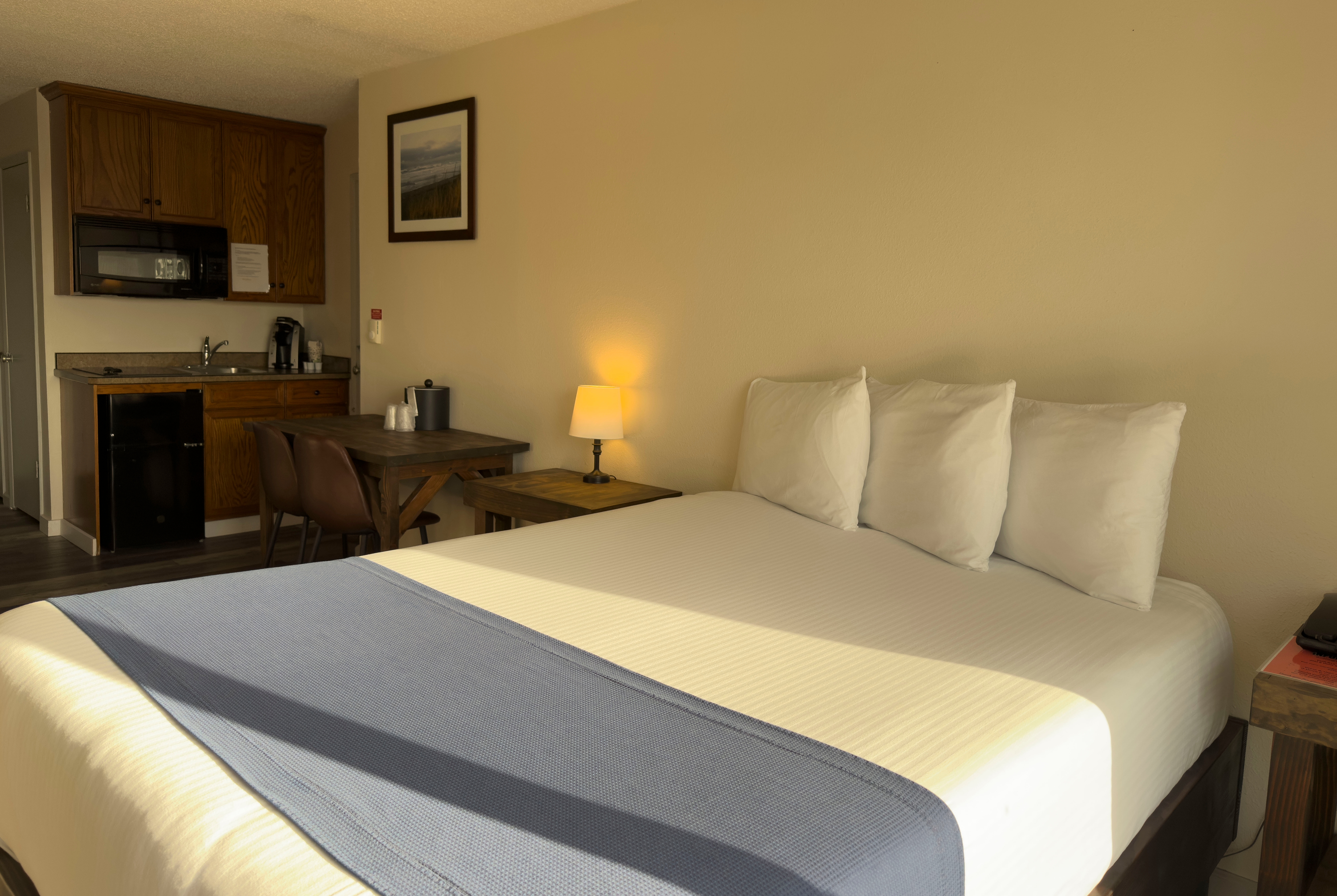 Guest room at the Chateau Westport Resort, Trademark Collection by Wyndham in Westport, Washington