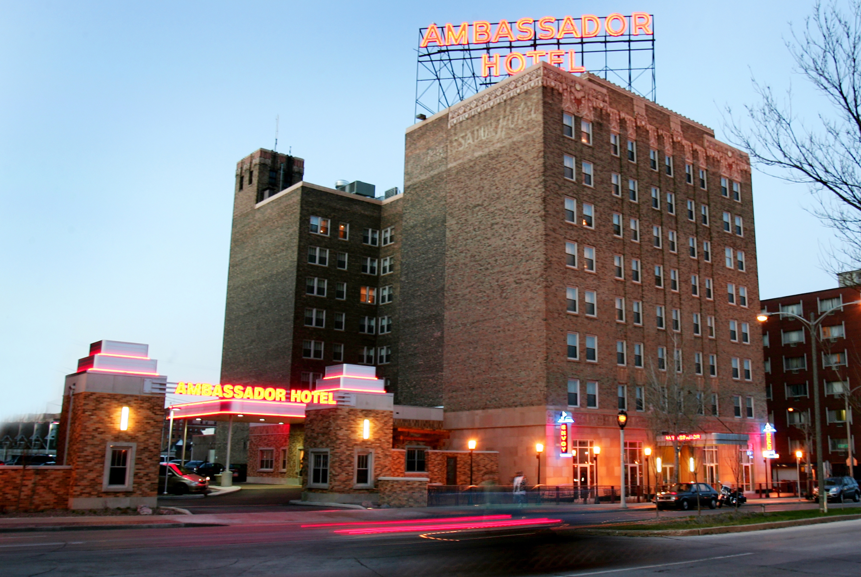 Exterior of Ambassador Hotel Milwaukee, Trademark Collection by Wyndham hotel in Milwaukee, Wisconsin