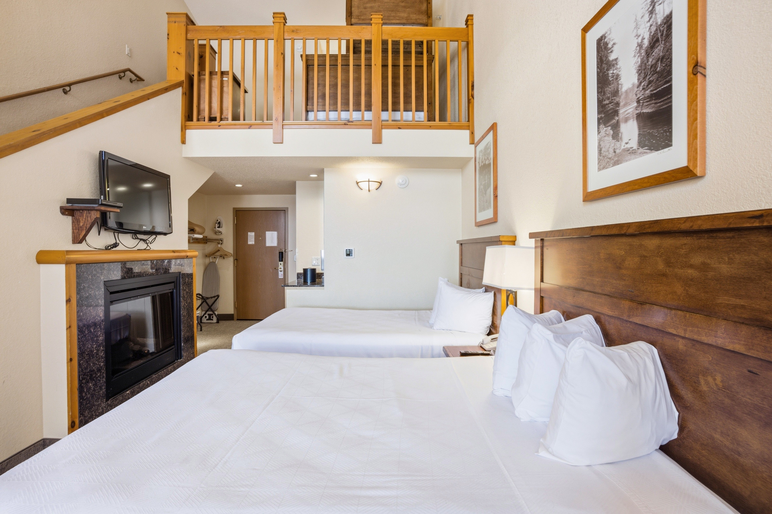 Guest room at the Chula Vista Resort, Trademark Collection by Wyndham in Wisconsin Dells, Wisconsin