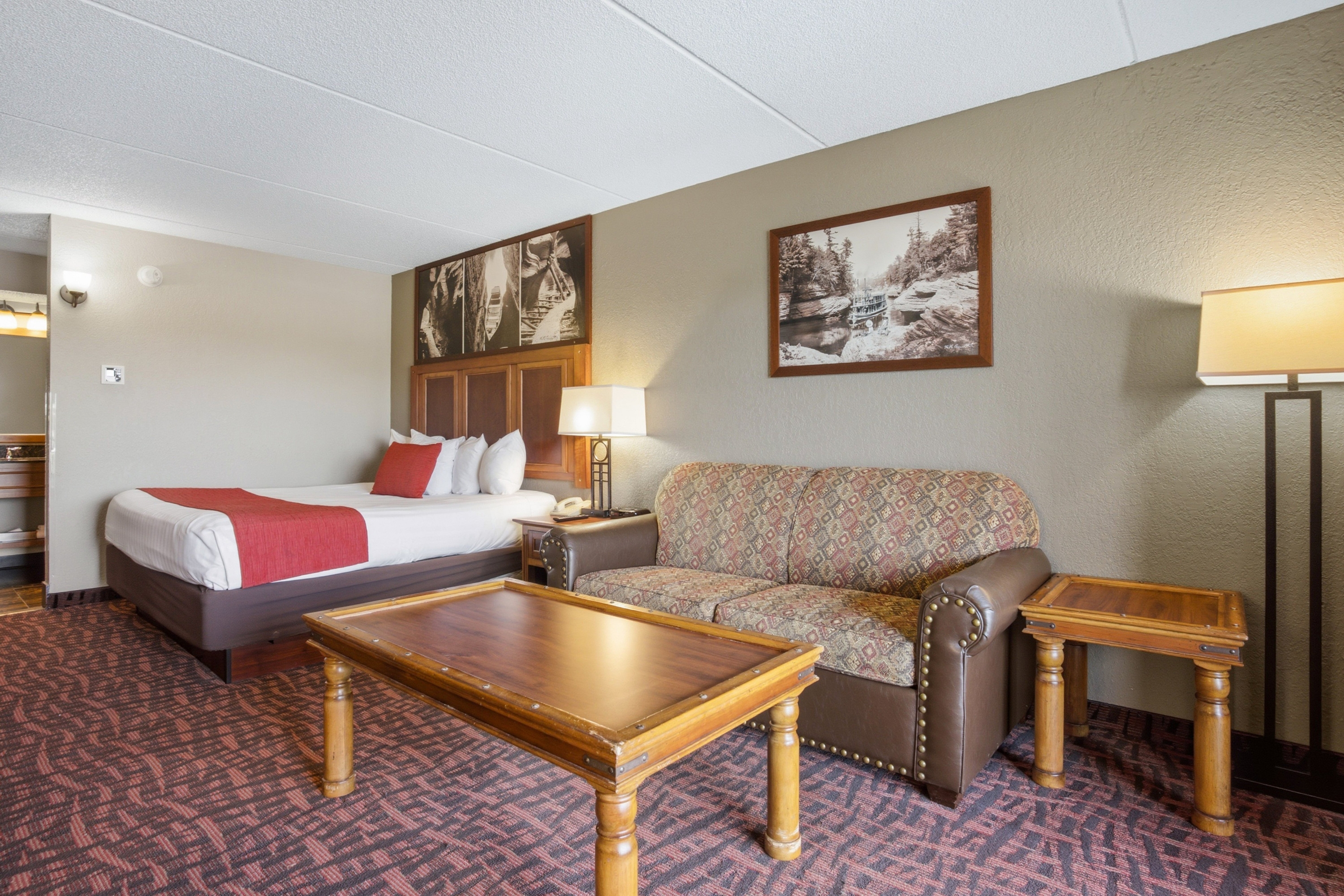 Guest room at the Chula Vista Resort, Trademark Collection by Wyndham in Wisconsin Dells, Wisconsin