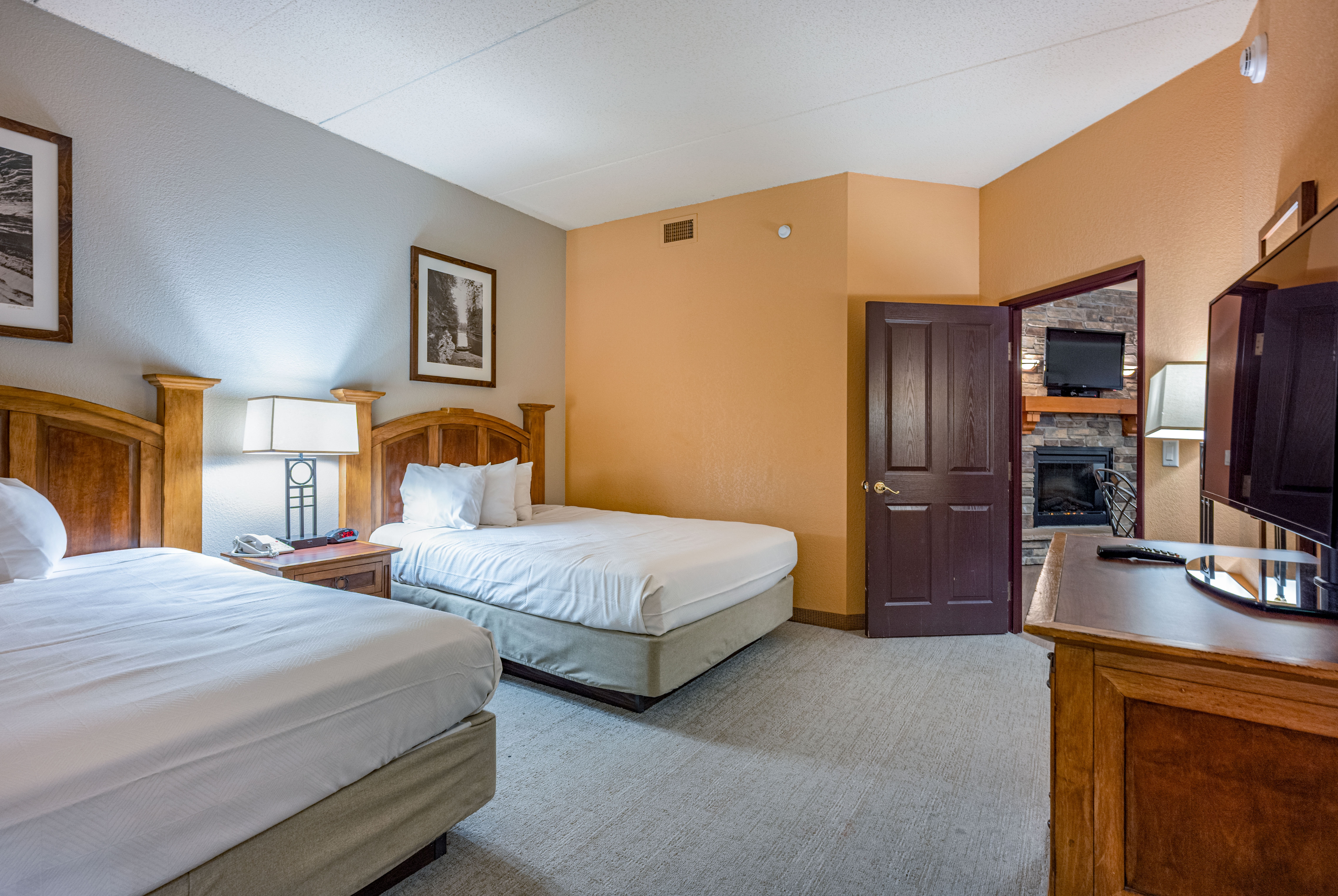 Guest room at the Chula Vista Resort, Trademark Collection by Wyndham in Wisconsin Dells, Wisconsin