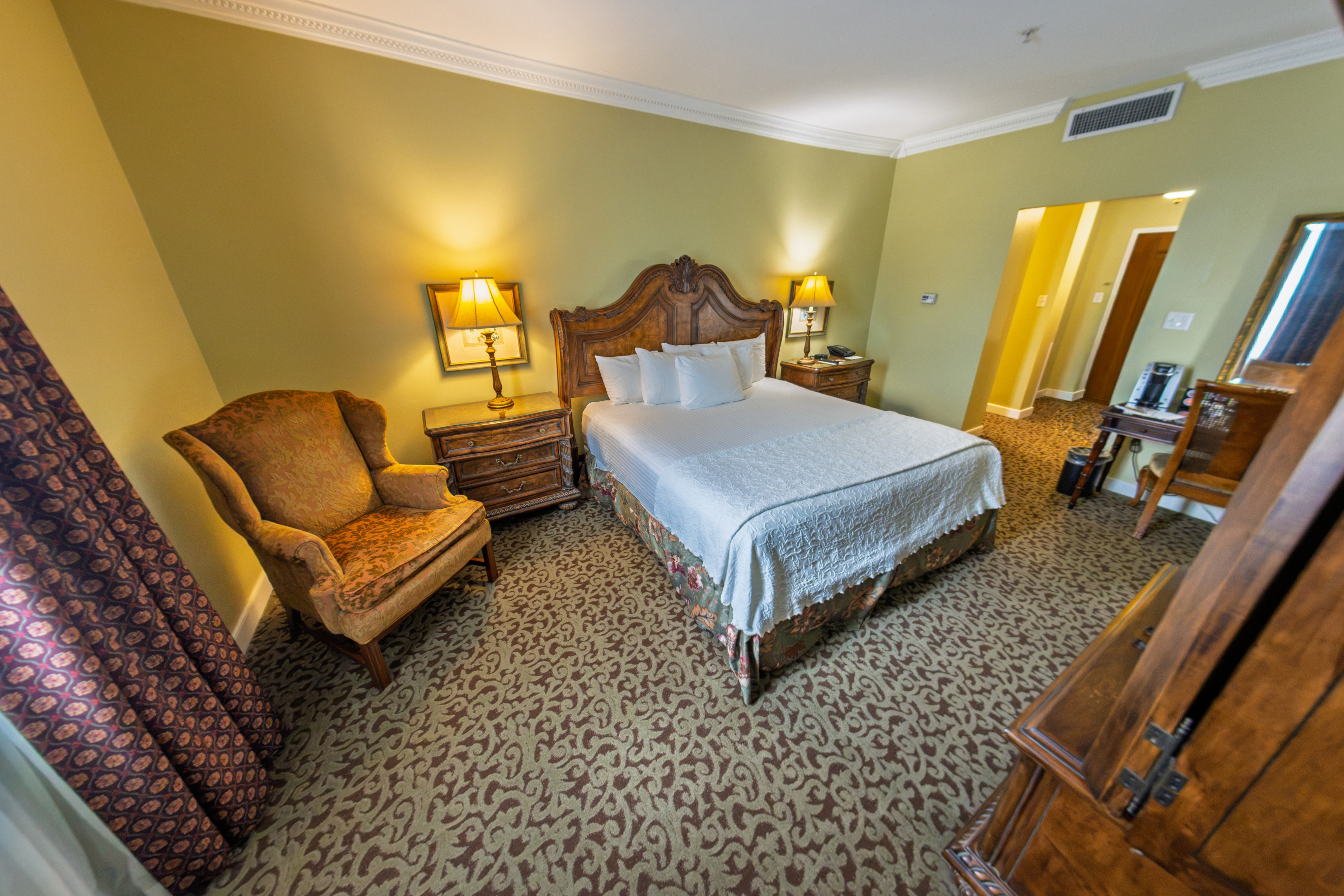 Guest room at the The Blennerhassett Giovanni Hotel, Trademark Coll. by Wyndha in Parkersburg, West Virginia