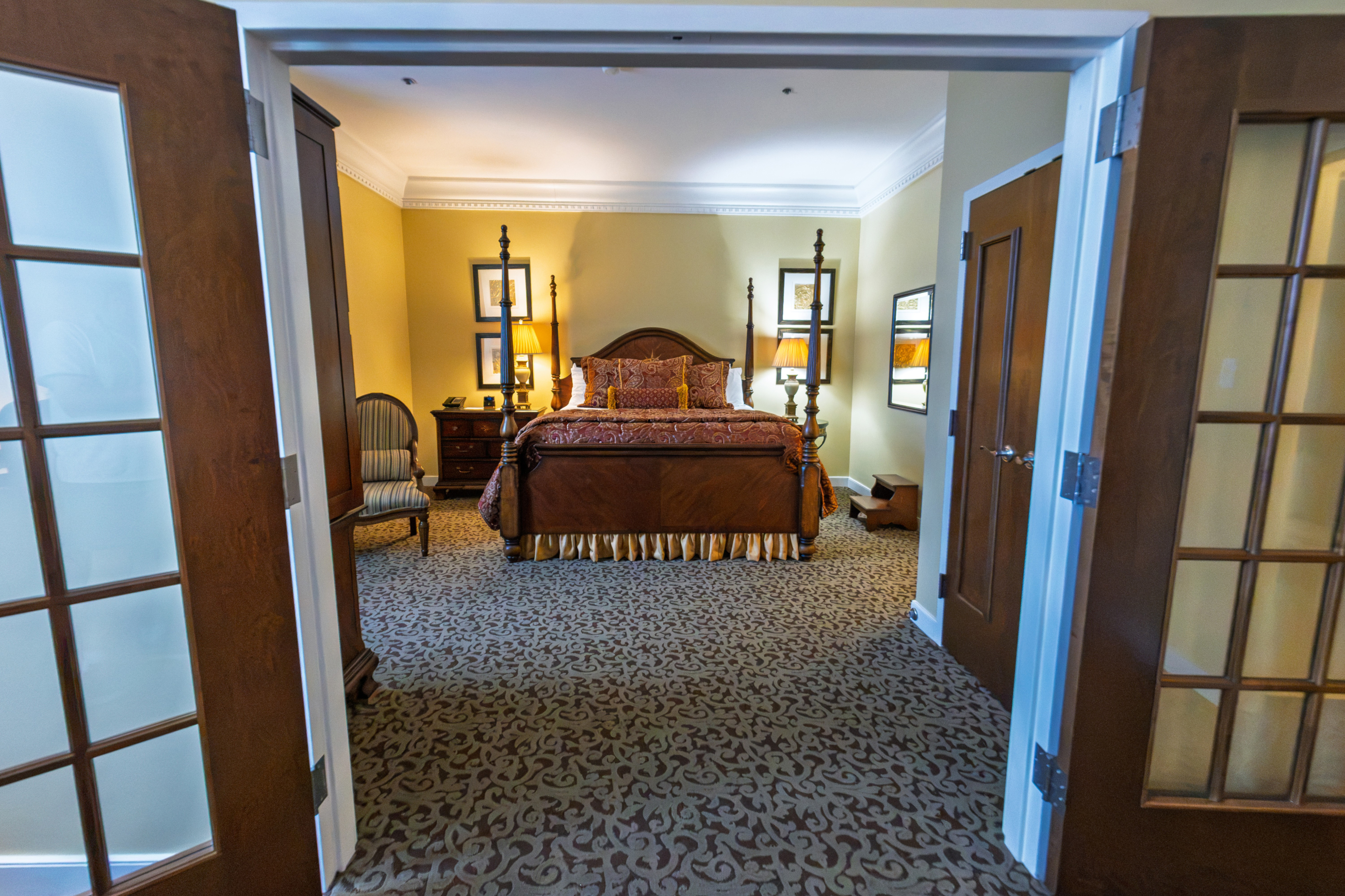 Guest room at the The Blennerhassett Giovanni Hotel, Trademark Coll. by Wyndha in Parkersburg, West Virginia