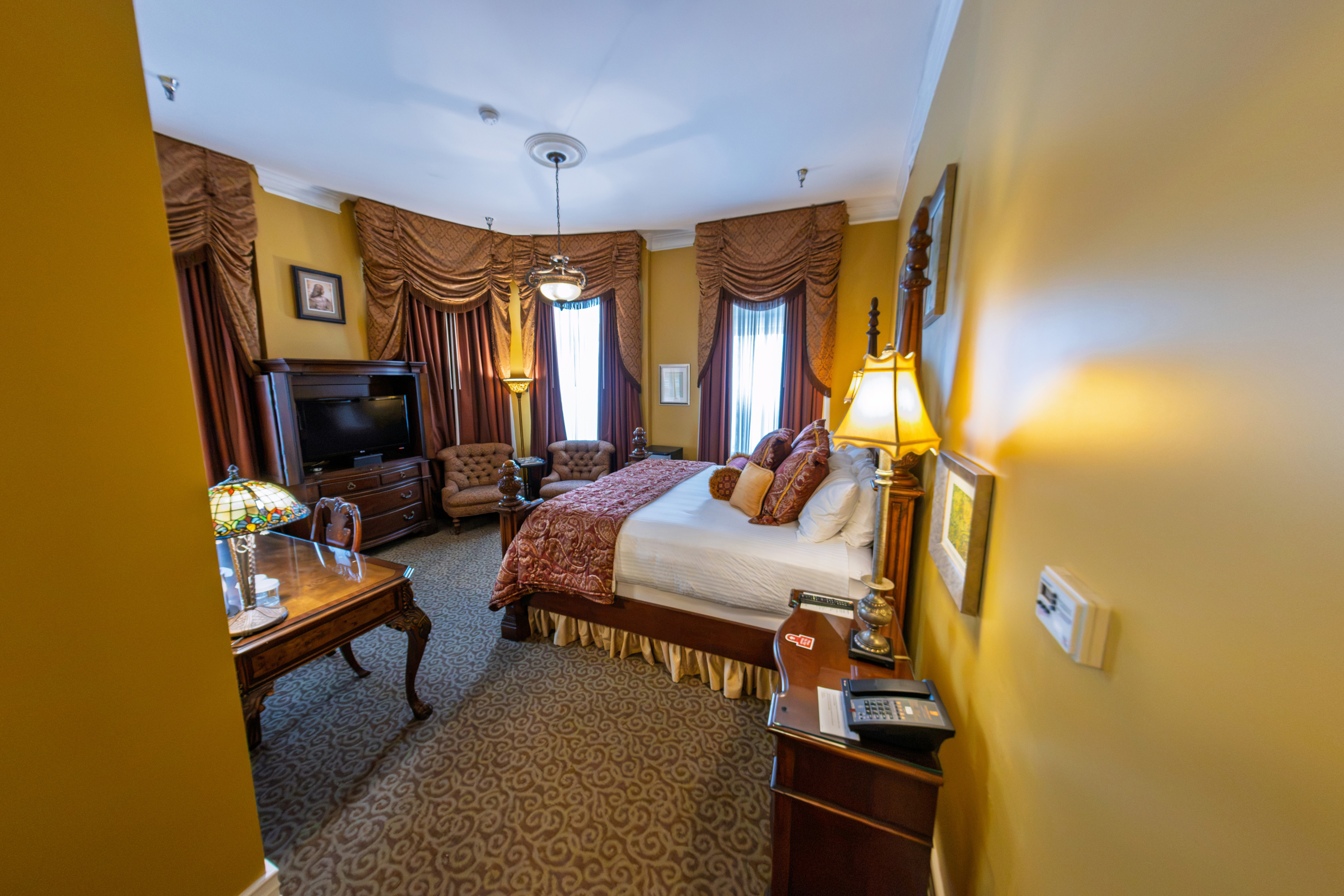 Guest room at the The Blennerhassett Giovanni Hotel, Trademark Coll. by Wyndha in Parkersburg, West Virginia