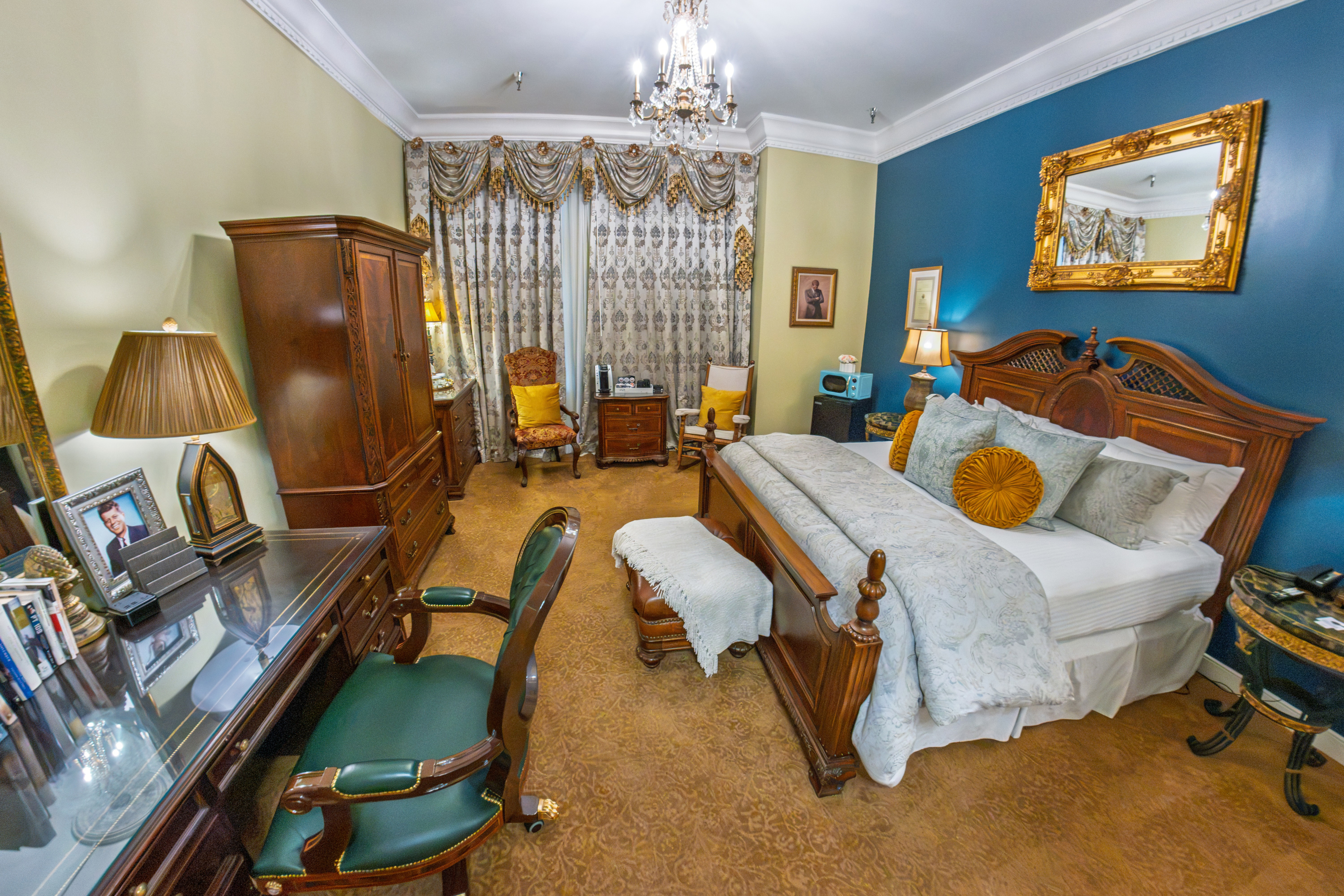 Guest room at the The Blennerhassett Giovanni Hotel, Trademark Coll. by Wyndha in Parkersburg, West Virginia