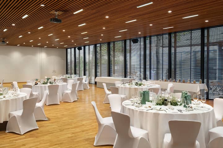 Meeting room banquet rounds at Vienna House by Wyndham Martinspark Dornbirn in Dornbirn, Other than US/Canada