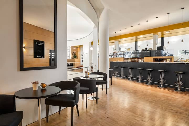 Bar at Vienna House by Wyndham Martinspark Dornbirn in Dornbirn, Other than US/Canada