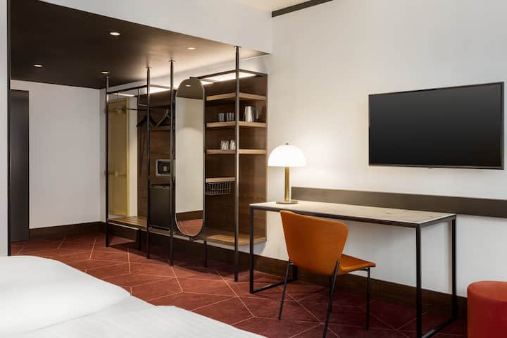 Vienna House by Wyndham Diplomat Prague suite in Prague, Other than US/Canada