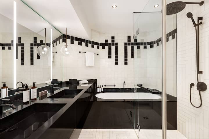 Guest room bath at the Vienna House by Wyndham Diplomat Prague in Prague, Other than US/Canada