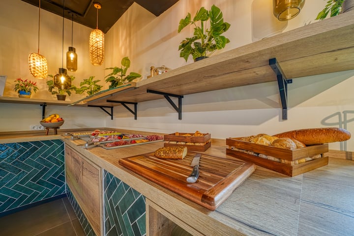 Vienna House Easy by Wyndham Augsburg restaurant breakfast area with seating in Augsburg, Other than US/Canada