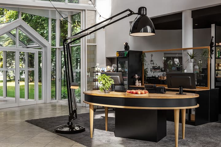 Vienna House Easy by Wyndham Bad Oeynhausen reception in Bad Oeynhausen, Other than US/Canada