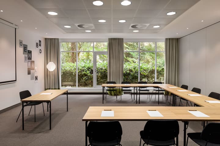 U-shape meeting room at Vienna House Easy by Wyndham Bad Oeynhausen in Bad Oeynhausen, Other than US/Canada