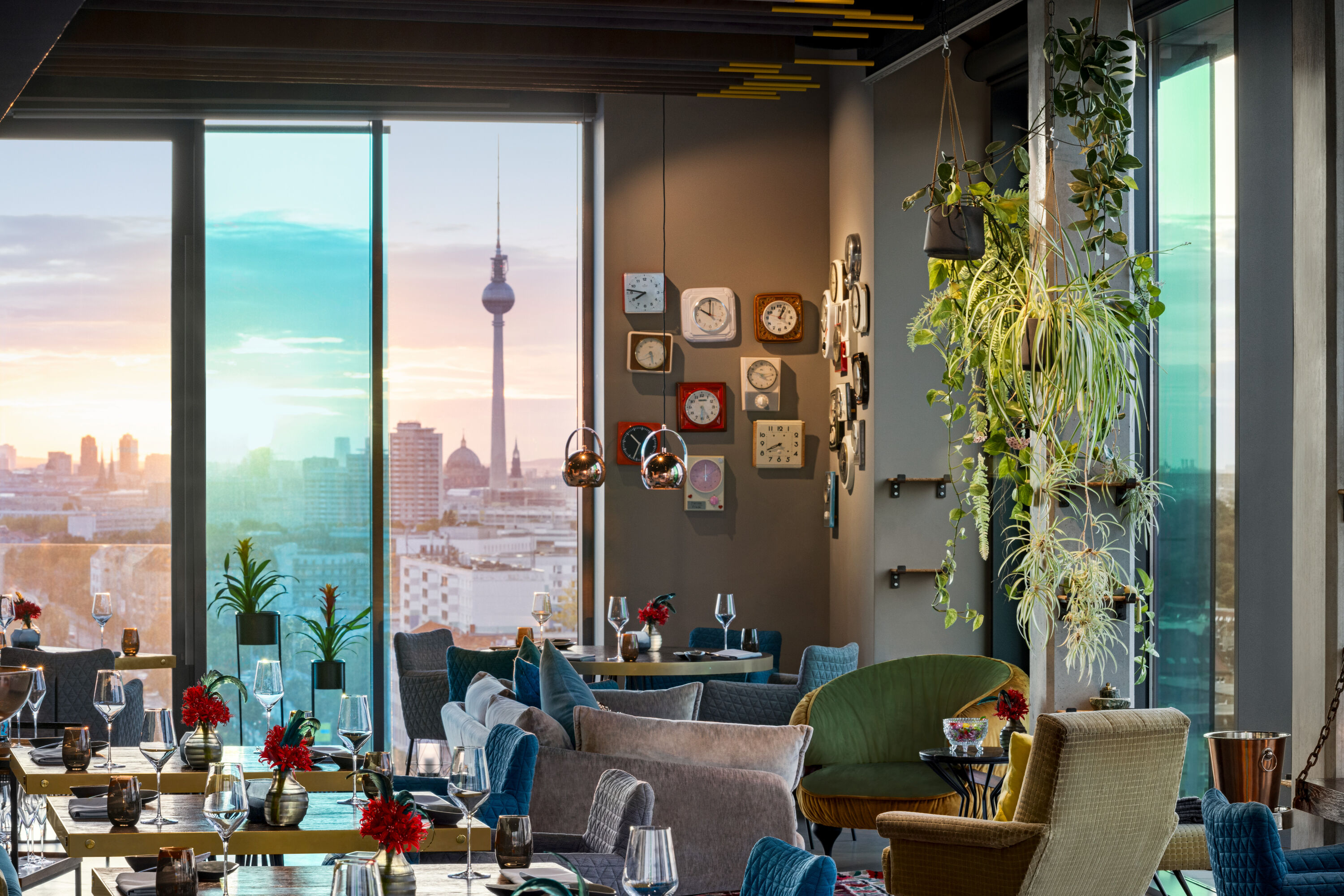 SKYKITCHEN image 2 - Full view