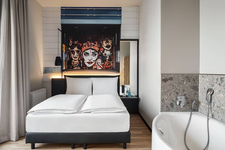 Guest room at the Vienna House Easy by Wyndham Berlin Potsdamer Platz in Berlin, Other than US/Canada