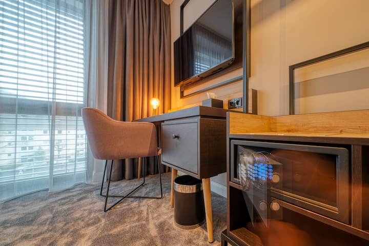 Guest room at the Vienna House Easy by Wyndham Bonn in Bonn, Other than US/Canada