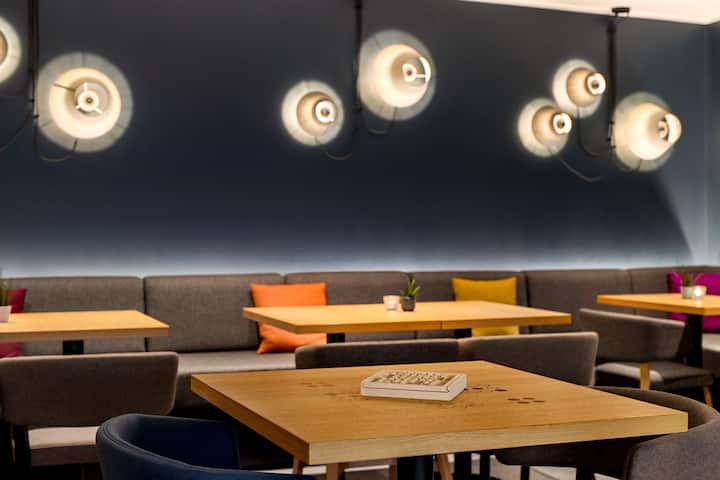 Bar at Vienna House Easy by Wyndham Coburg in Coburg, Other than US/Canada