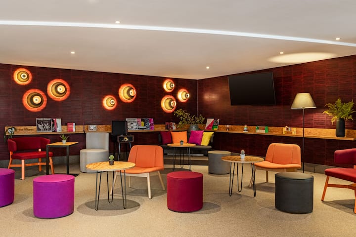 Vienna House Easy by Wyndham Coburg reception in Coburg, Other than US/Canada