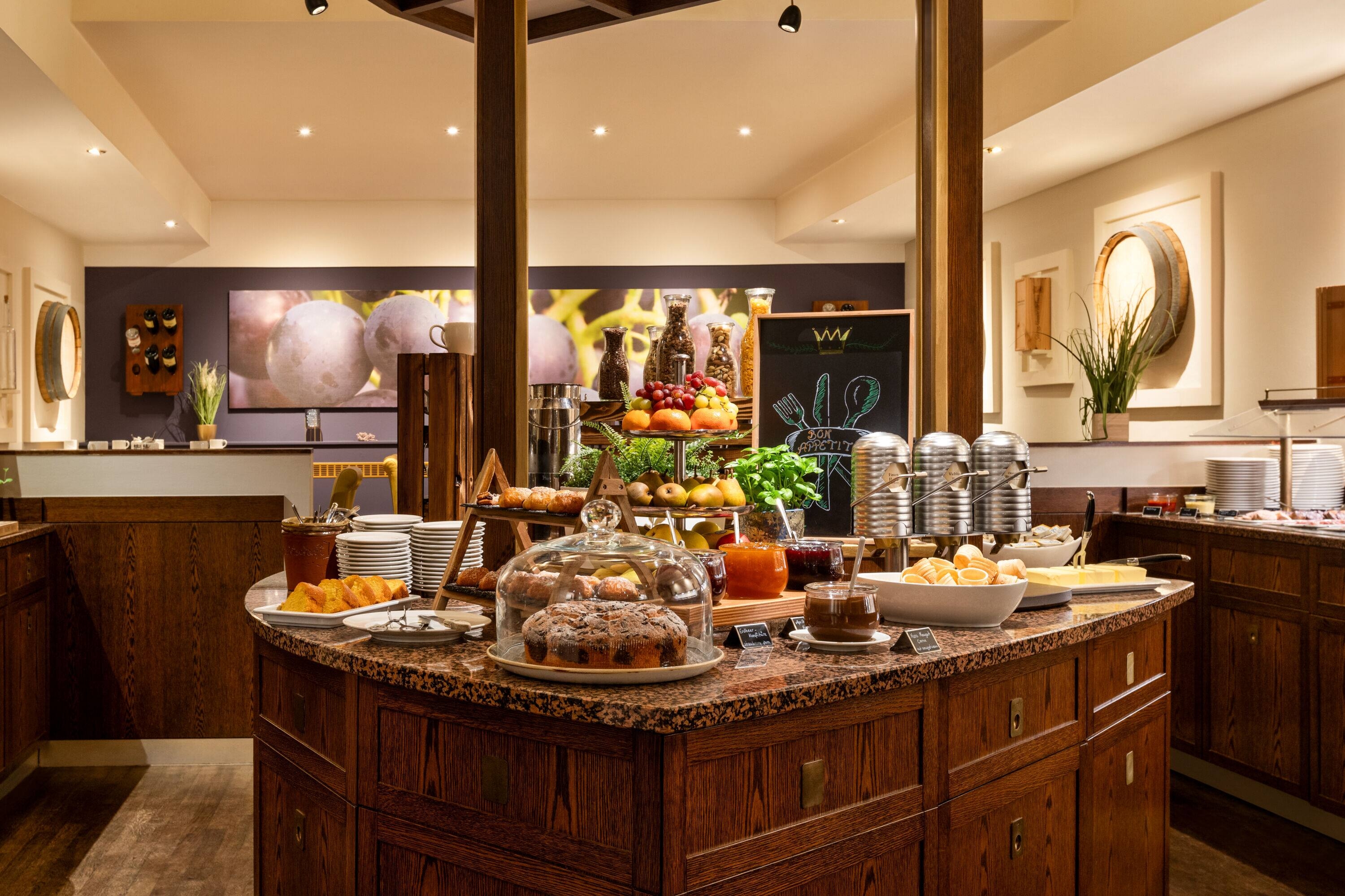 Vienna House by Wyndham Thuringer Hof Eisenach restaurant breakfast area close up in Eisenach, Other than US/Canada