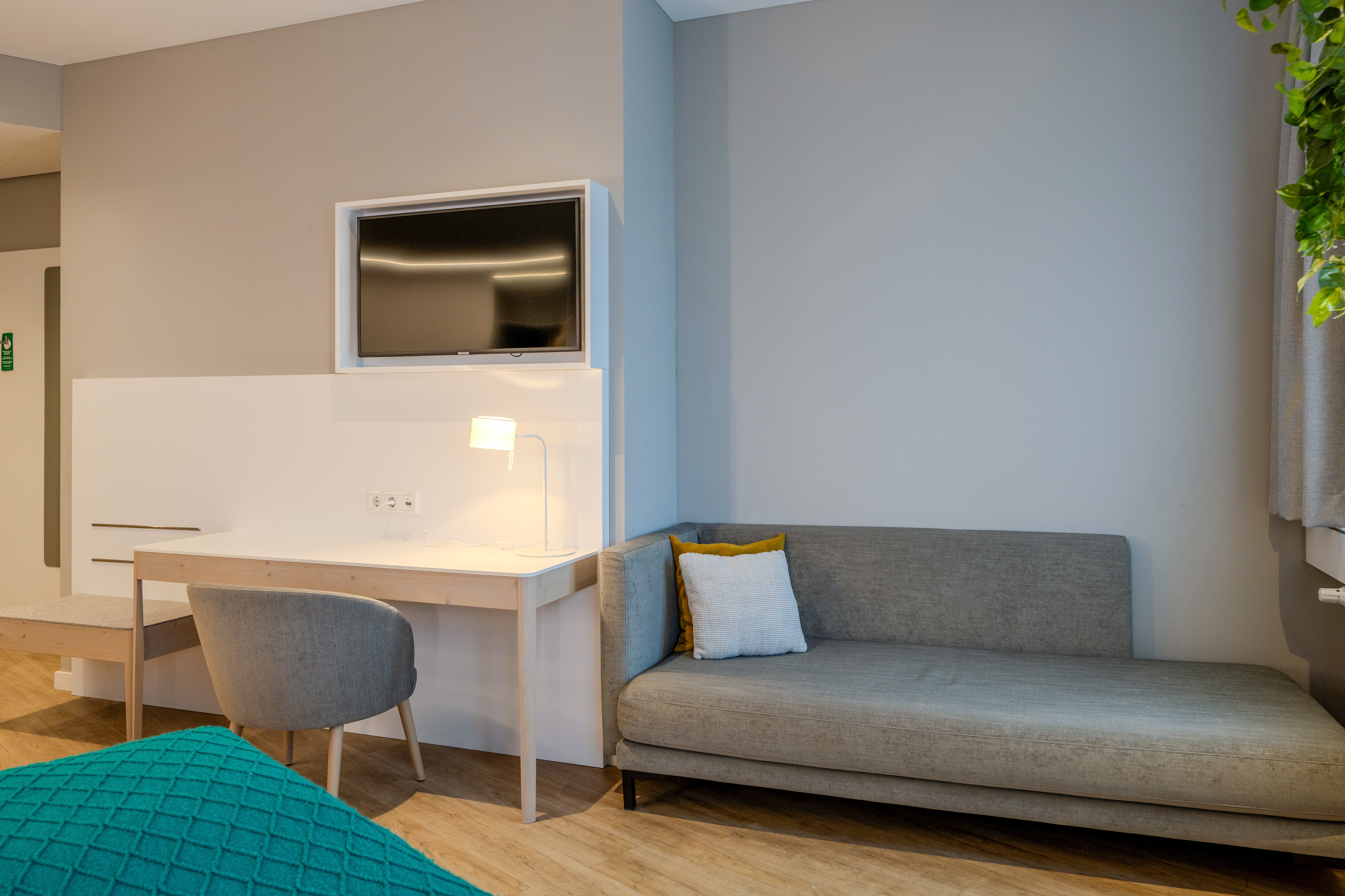Guest room at the Vienna House by Wyndham Frankfurt South in Frankfurt am Main, Other than US/Canada