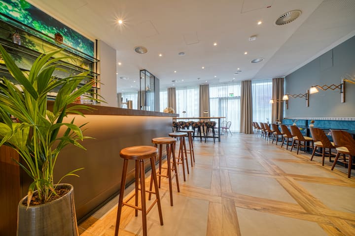Vienna House Easy by Wyndham Freiburg restaurant in Freiburg, Other than US/Canada