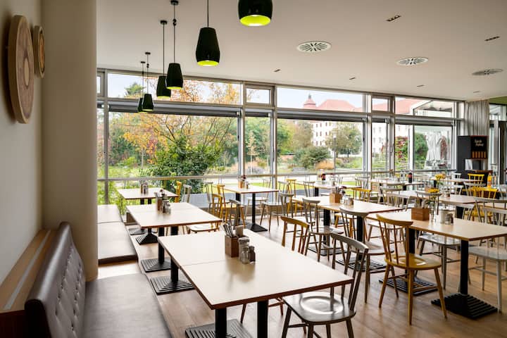 Vienna House Easy by Wyndham Gunzburg restaurant in Gunzburg, Other than US/Canada