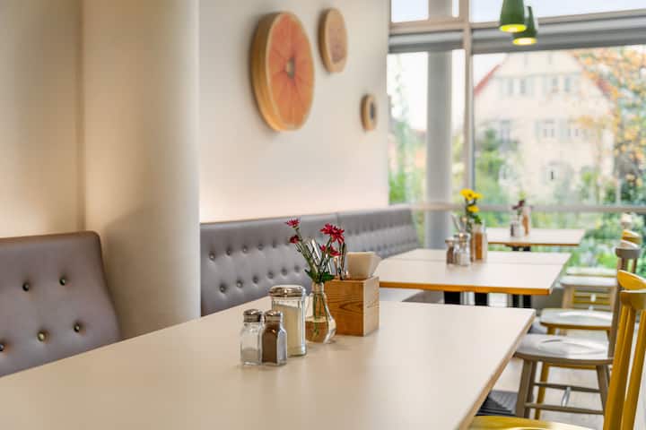Vienna House Easy by Wyndham Gunzburg restaurant in Gunzburg, Other than US/Canada