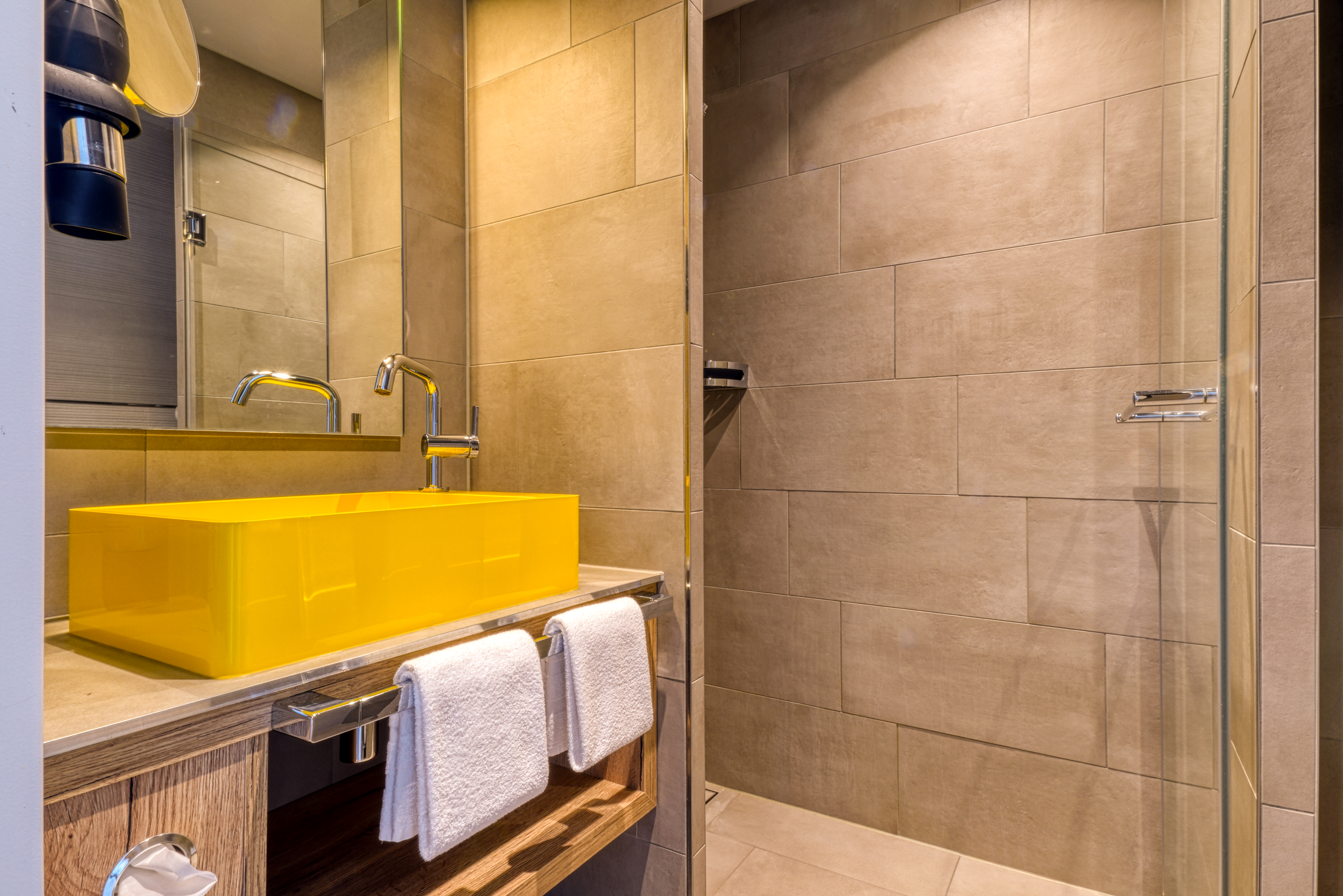 Guest room bath at the Vienna House Easy by Wyndham Hamburg Bergedorf in Hamburg, Other than US/Canada