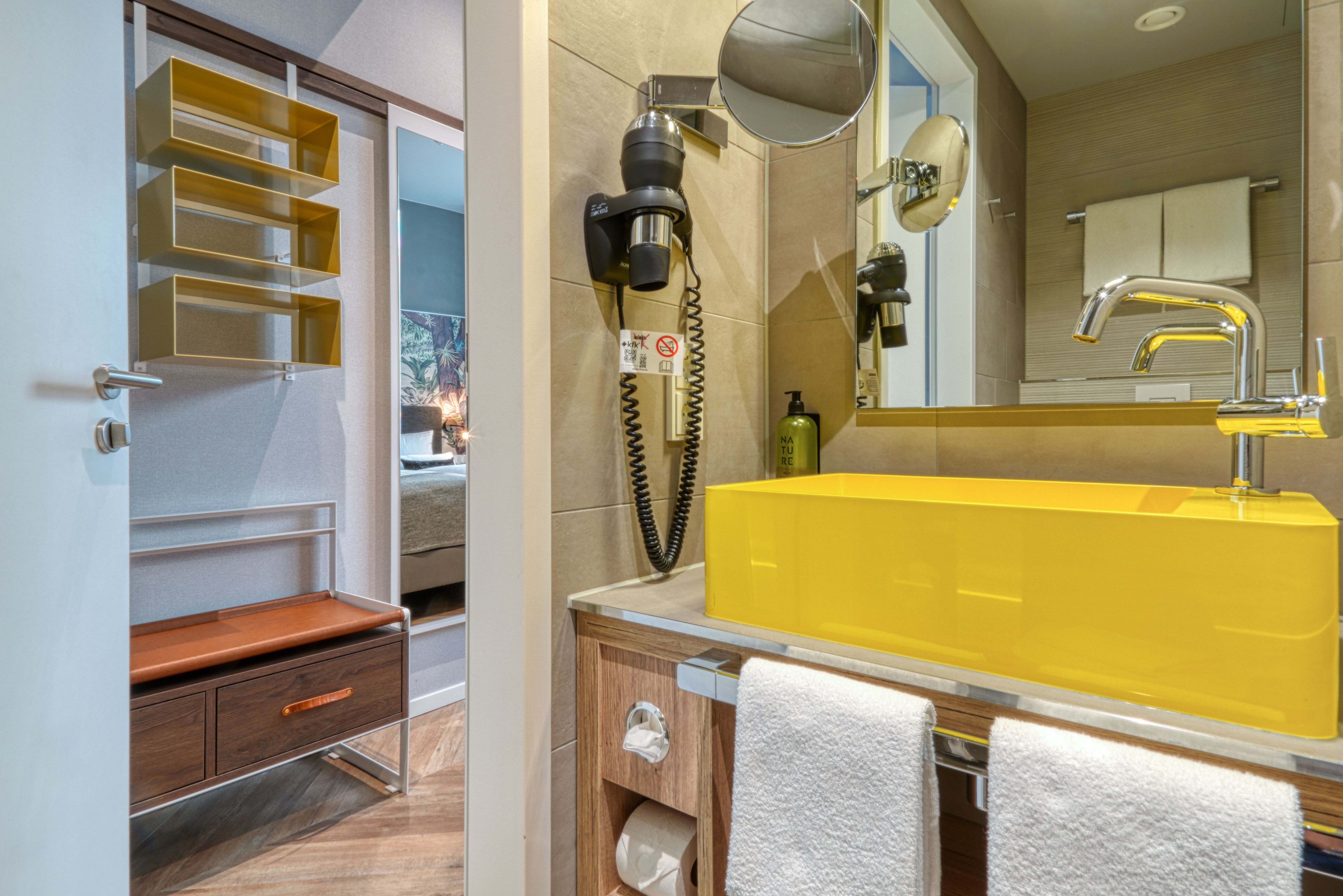 Guest room bath at the Vienna House Easy by Wyndham Hamburg Bergedorf in Hamburg, Other than US/Canada