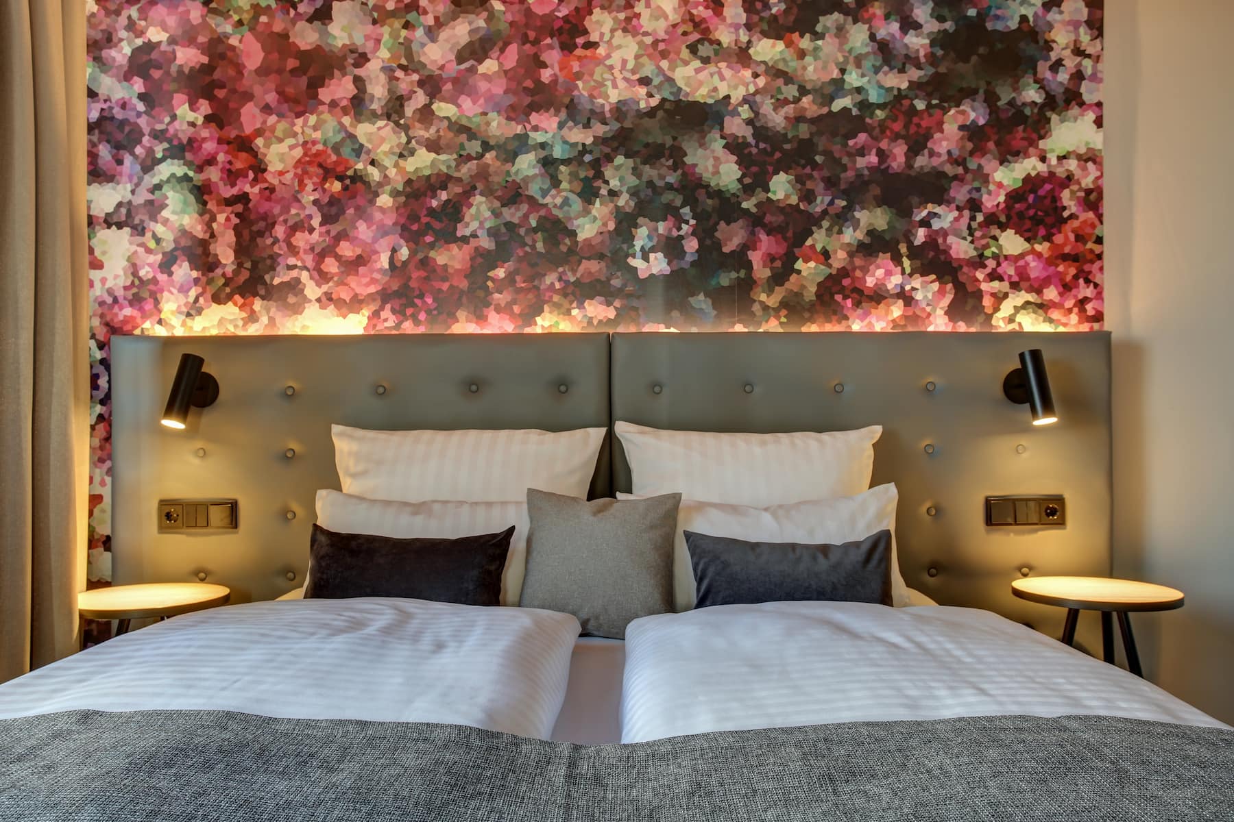 Guest room at the Vienna House Easy by Wyndham Hamburg in Hamburg, Other than US/Canada