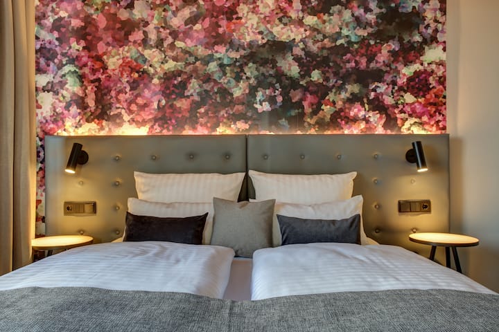 Guest room at the Vienna House Easy by Wyndham Hamburg in Hamburg, Other than US/Canada