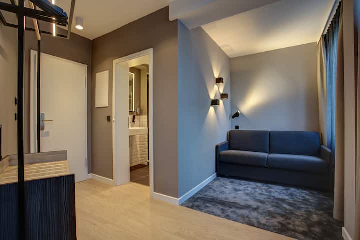 Guest room at the Vienna House Easy by Wyndham Hamburg in Hamburg, Other than US/Canada