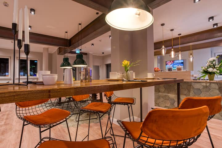 Vienna House Easy by Wyndham Ingolstadt restaurant breakfast area with seating in Ingolstadt, Other than US/Canada