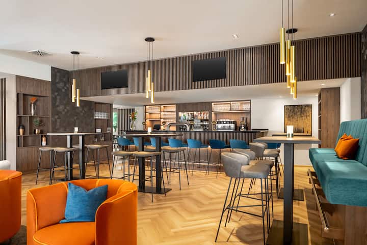 Bar at Vienna House Easy by Wyndham Frankfurt Airport in Kelsterbach, Other than US/Canada