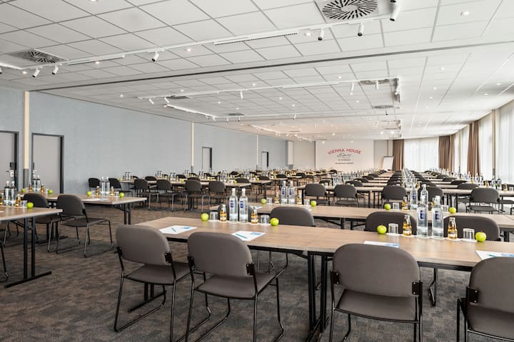 Classroom meeting room at Vienna House Easy by Wyndham Frankfurt Airport in Kelsterbach, Other than US/Canada