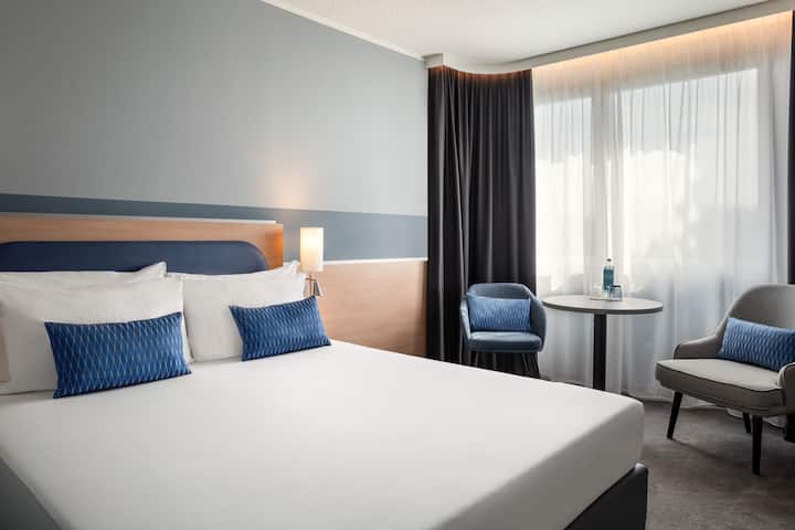 Guest room at the Vienna House Easy by Wyndham Frankfurt Airport in Kelsterbach, Other than US/Canada