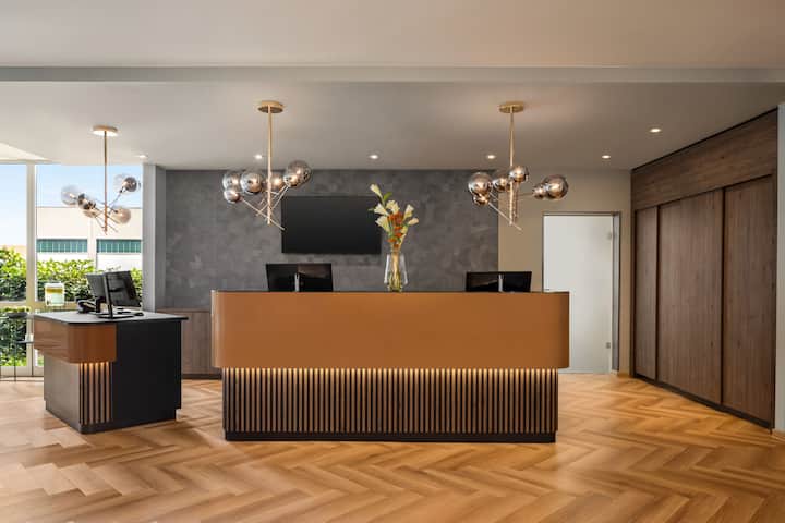 Vienna House Easy by Wyndham Frankfurt Airport reception in Kelsterbach, Other than US/Canada