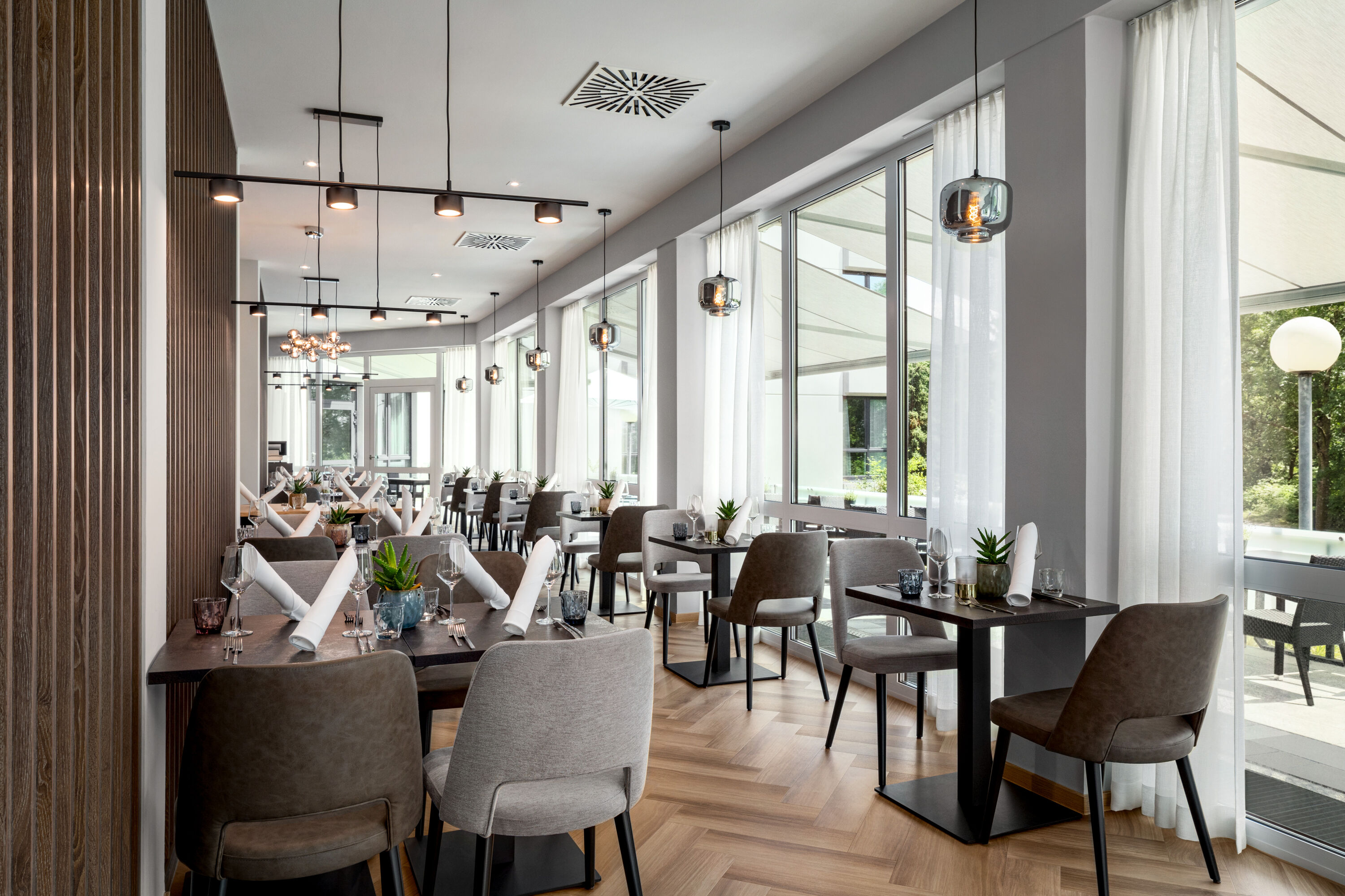 Vienna House Easy by Wyndham Frankfurt Airport restaurant in Kelsterbach, Other than US/Canada