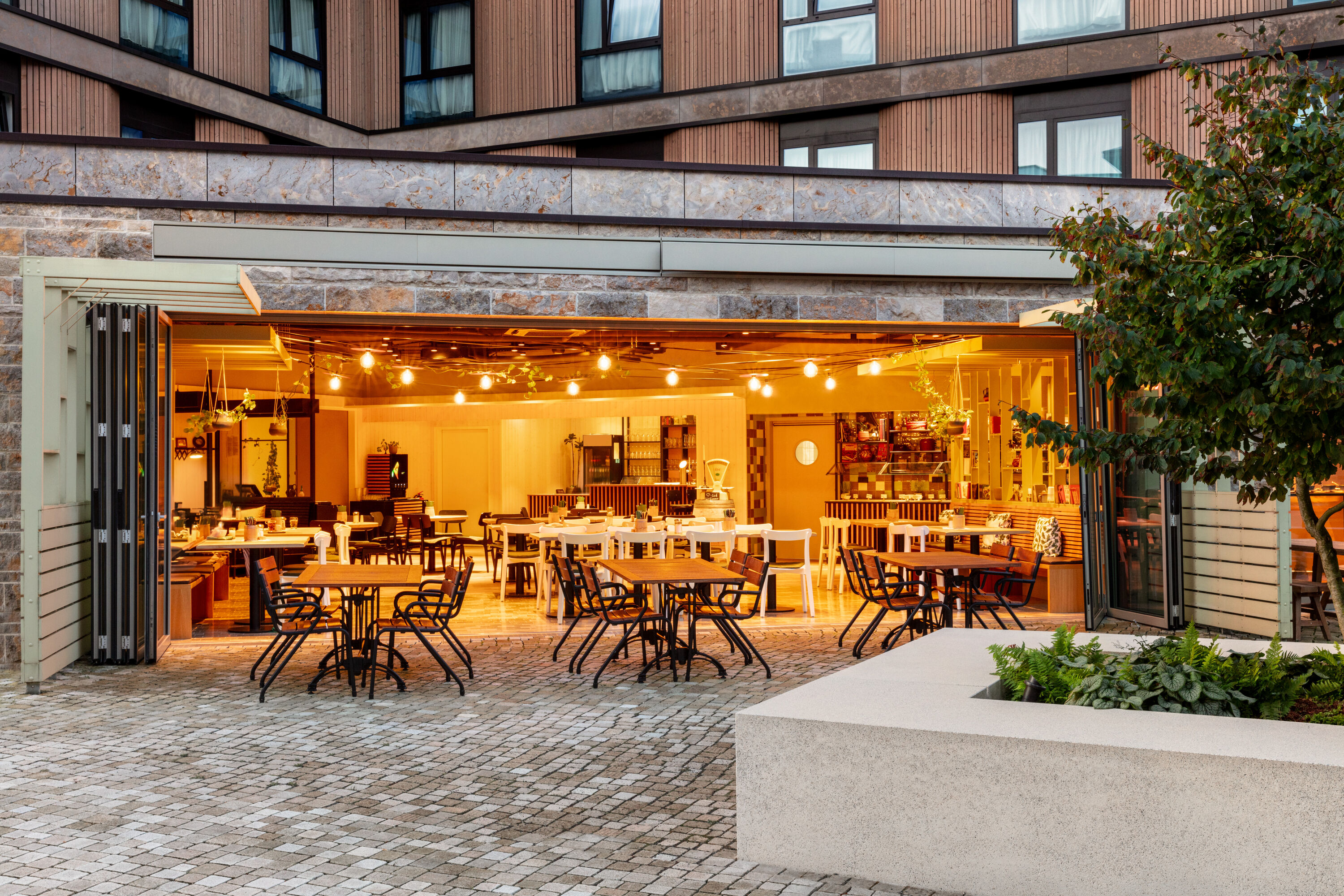 Vienna House by Wyndham MQ Kronberg restaurant in Kronberg, Other than US/Canada