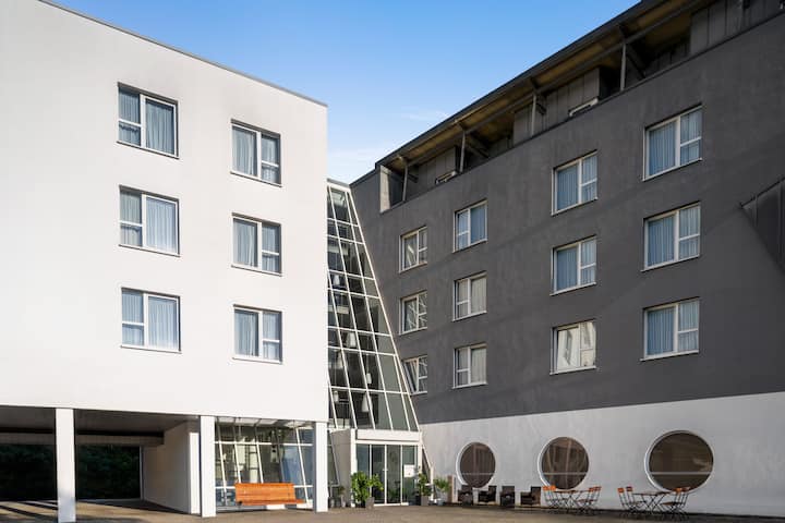 Exterior of Vienna House Easy by Wyndham Landsberg hotel in Landsberg am Lech, Other than US/Canada