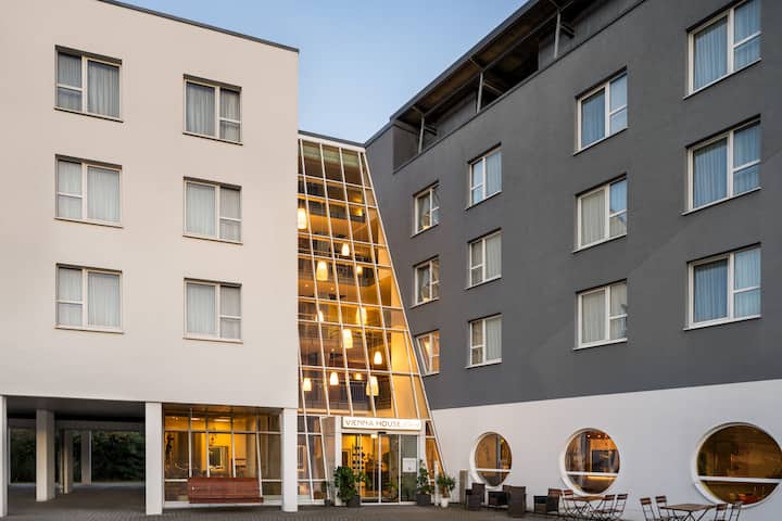 Exterior of Vienna House Easy by Wyndham Landsberg hotel in Landsberg am Lech, Other than US/Canada