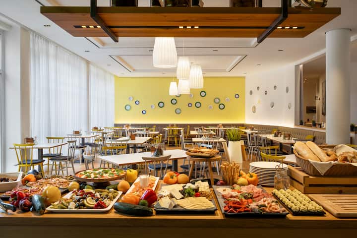 Vienna House Easy by Wyndham Landsberg restaurant in Landsberg am Lech, Other than US/Canada