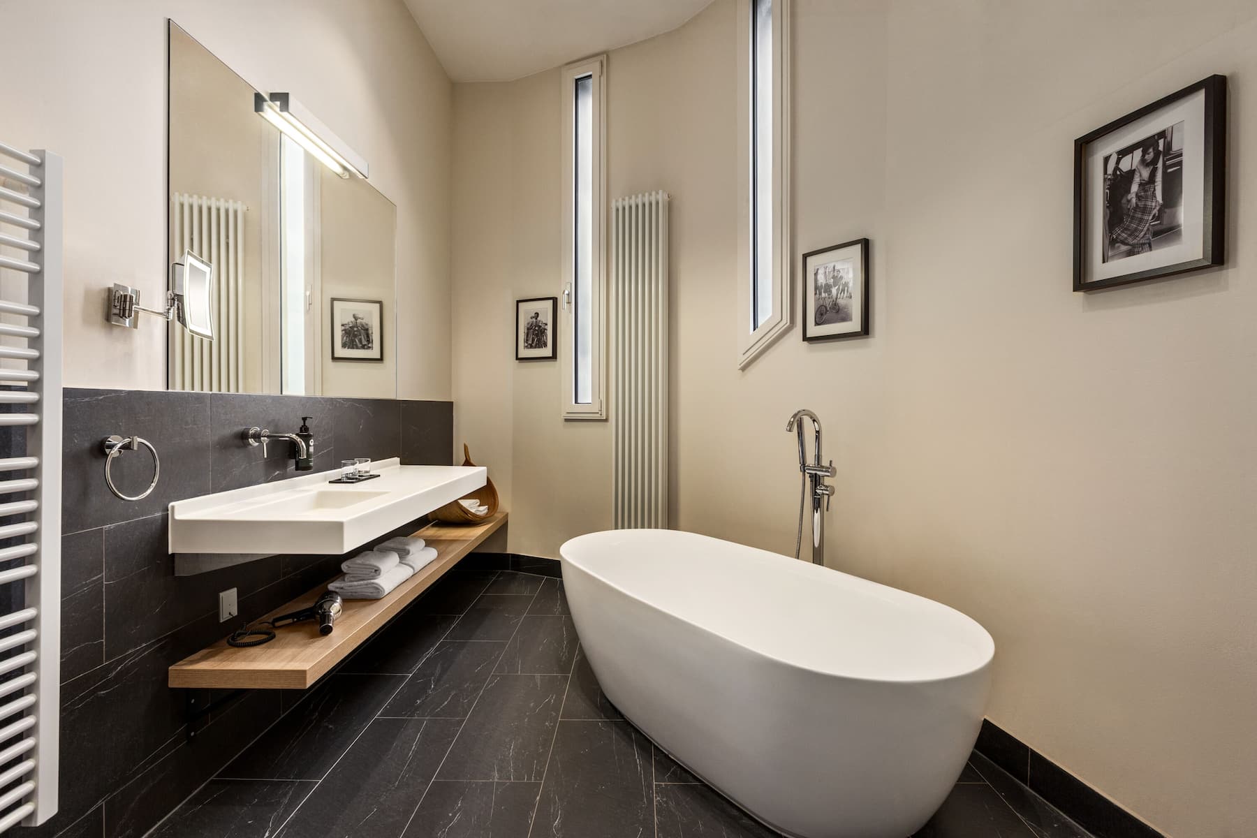 Guest room bath at the Vienna House Easy by Wyndham Munchen in Munich, Other than US/Canada