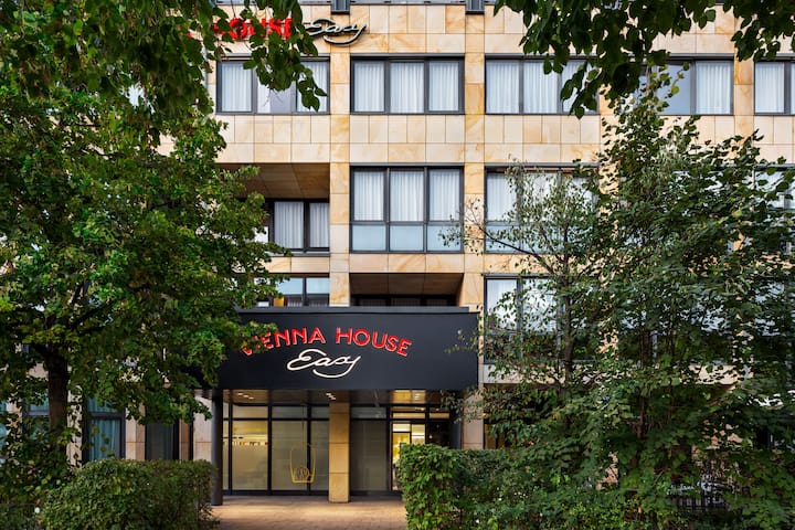 Exterior of Vienna House Easy by Wyndham Munchen hotel in Munich, Other than US/Canada