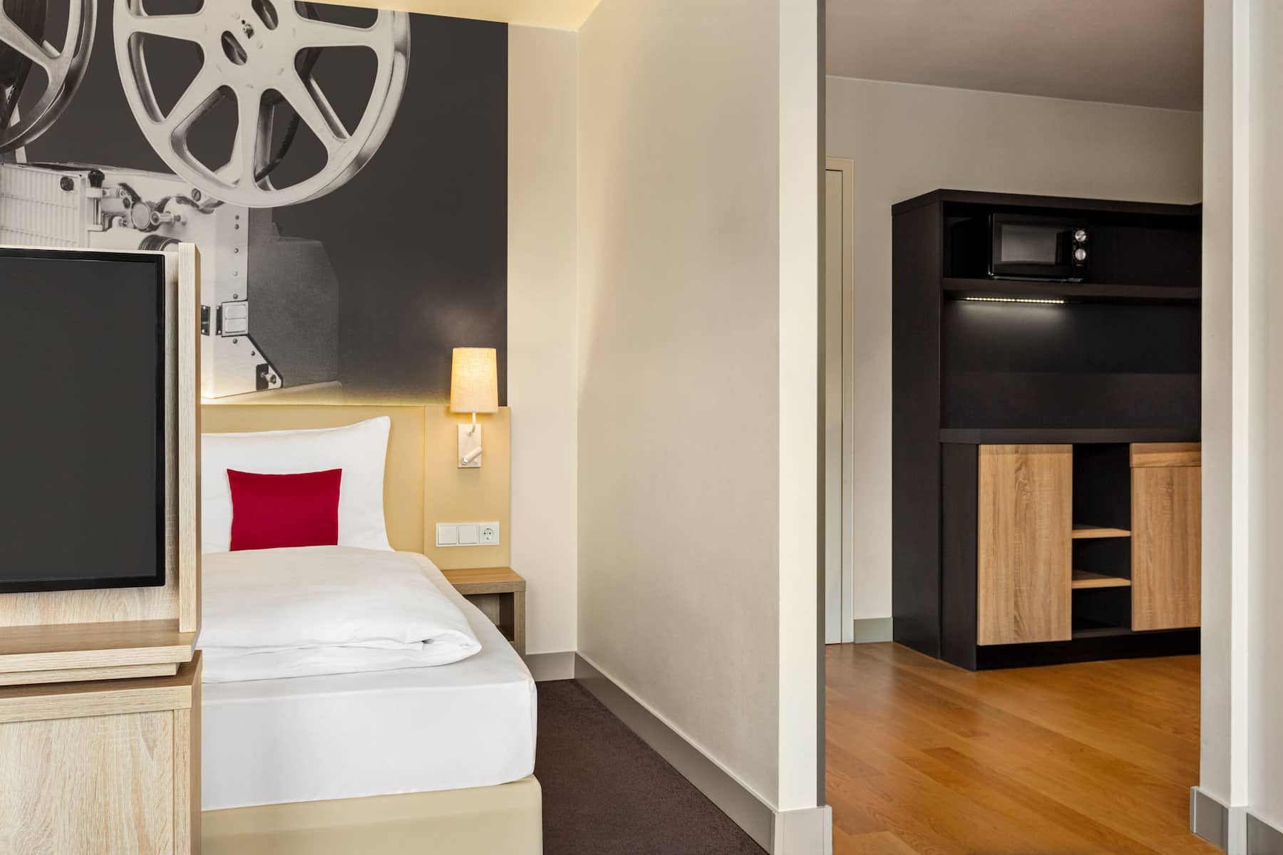 Vienna House Easy by Wyndham Munchen suite in Munich, Other than US/Canada