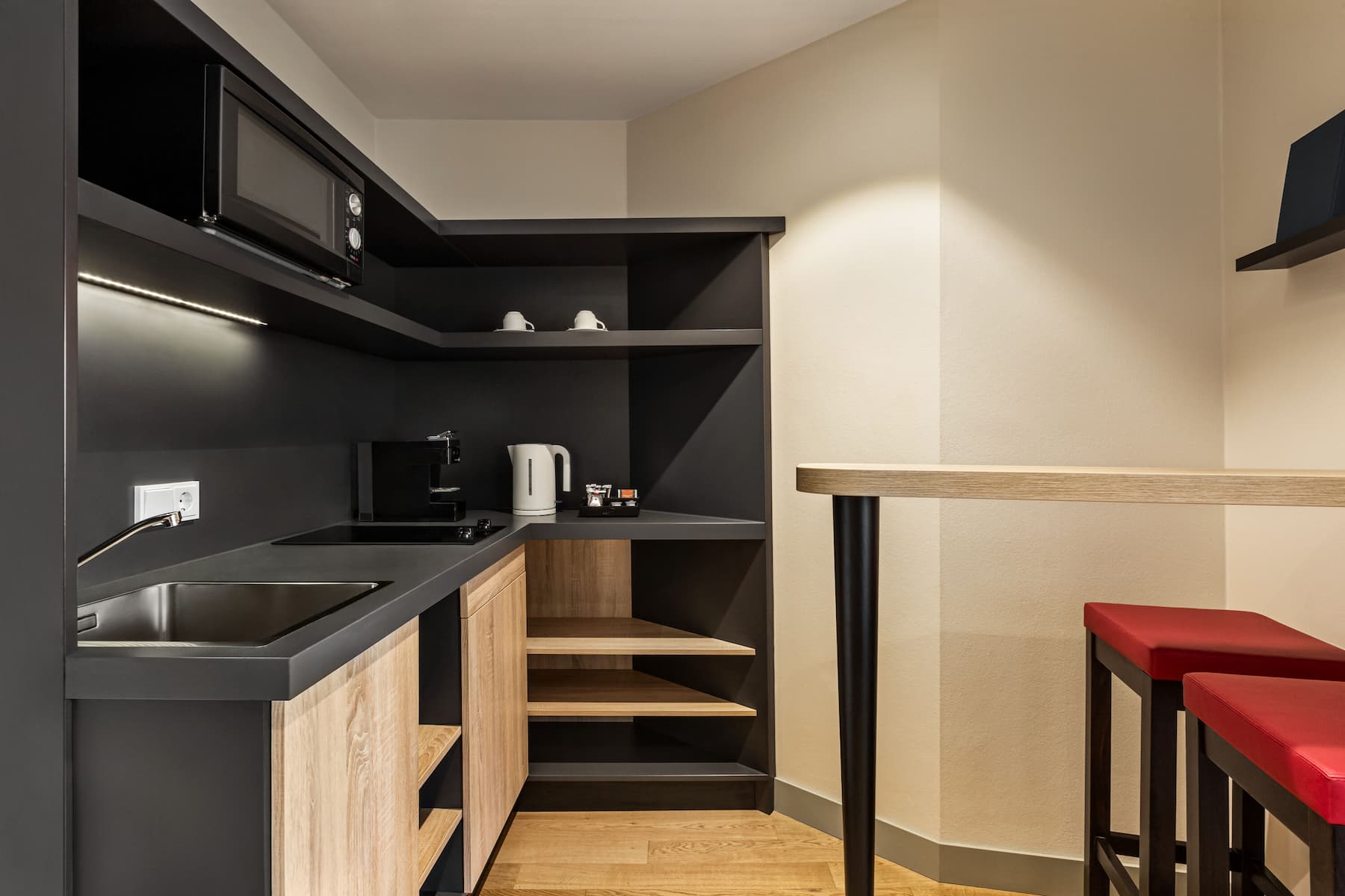 Vienna House Easy by Wyndham Munchen suite in Munich, Other than US/Canada