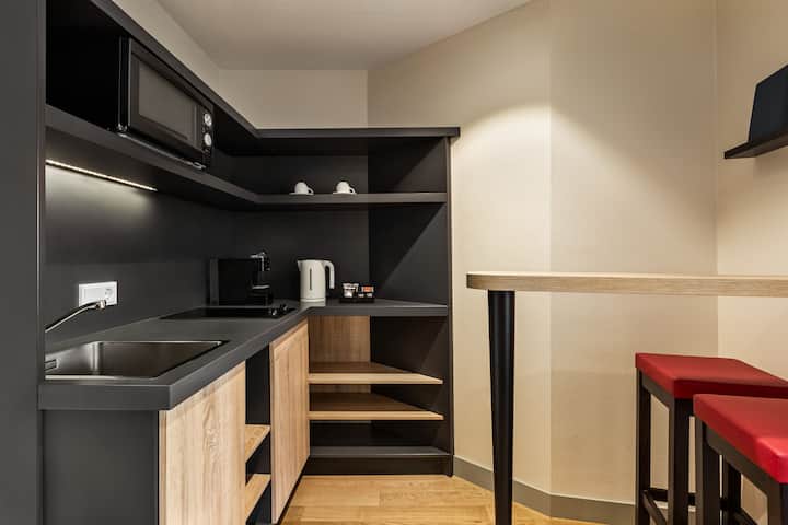 Vienna House Easy by Wyndham Munchen suite in Munich, Other than US/Canada