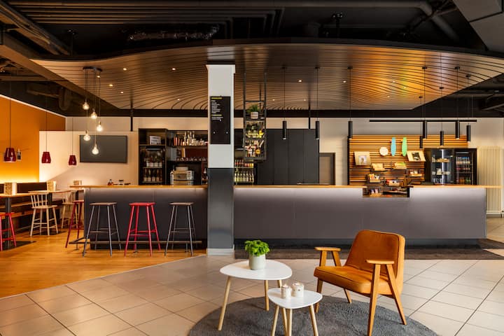 Vienna House Easy by Wyndham Neckarsulm reception in Neckarsulm, Other than US/Canada