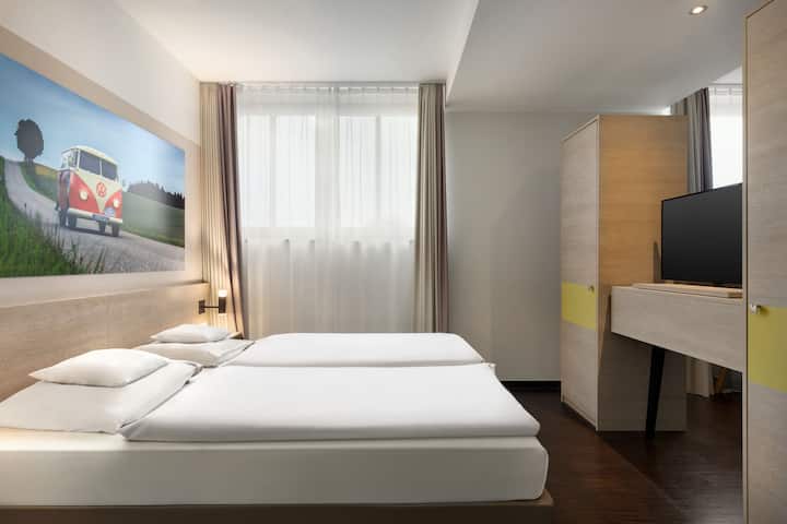 Guest room at the Vienna House Easy by Wyndham Osnabruck in Osnabrueck, Other than US/Canada