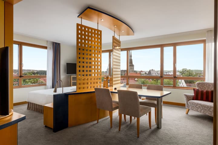 Vienna House by Wyndham Remarque Osnabruck suite in Osnabrueck, Other than US/Canada